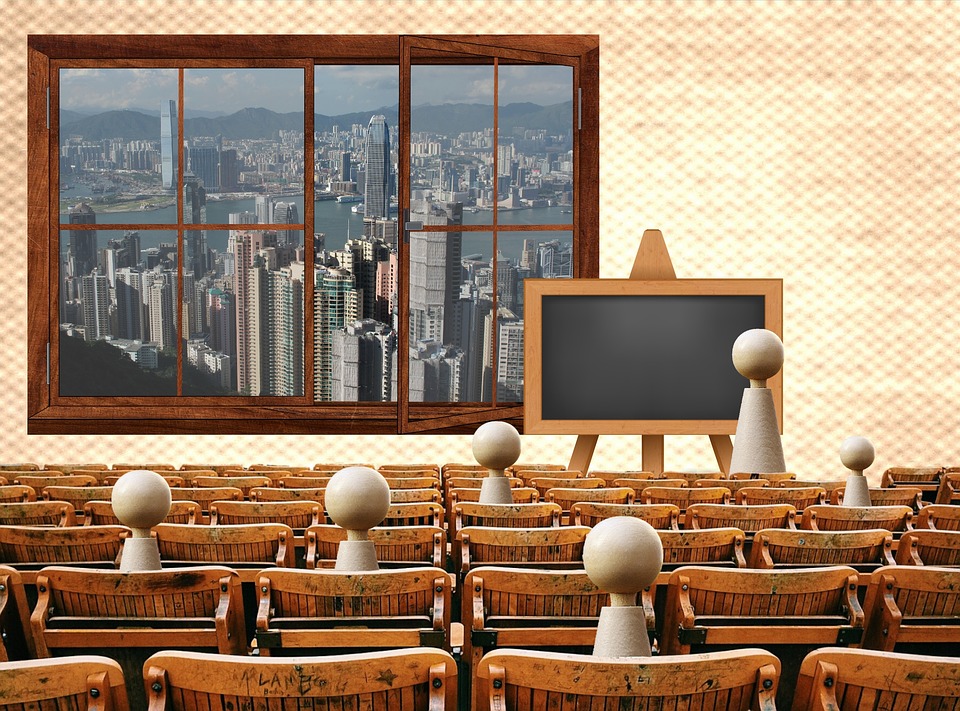 In this article, Inaya shares how law students can develop strong presentation skills.